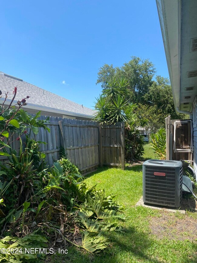 Building Photo - 141 Abaco Way