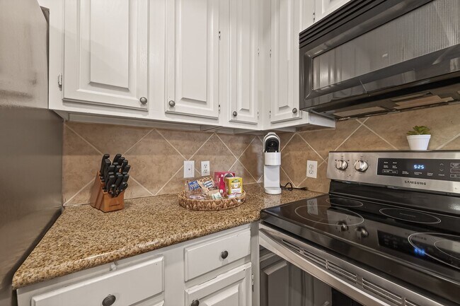 Building Photo - 2211 S Braeswood Blvd