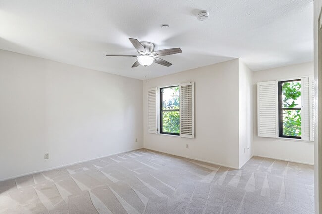 Building Photo - Two Primary Suites w/ Bonus Room l Prime L...