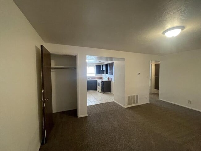 Building Photo - 1540 S 400 E