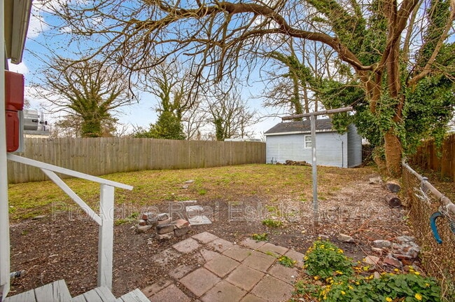 Building Photo - 108 Wright Ave