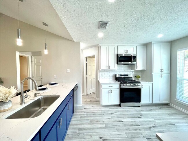 Building Photo - 18635 Andalusian Dr