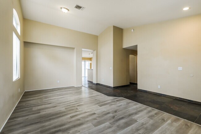 Building Photo - 7519 W Summer Sky Dr