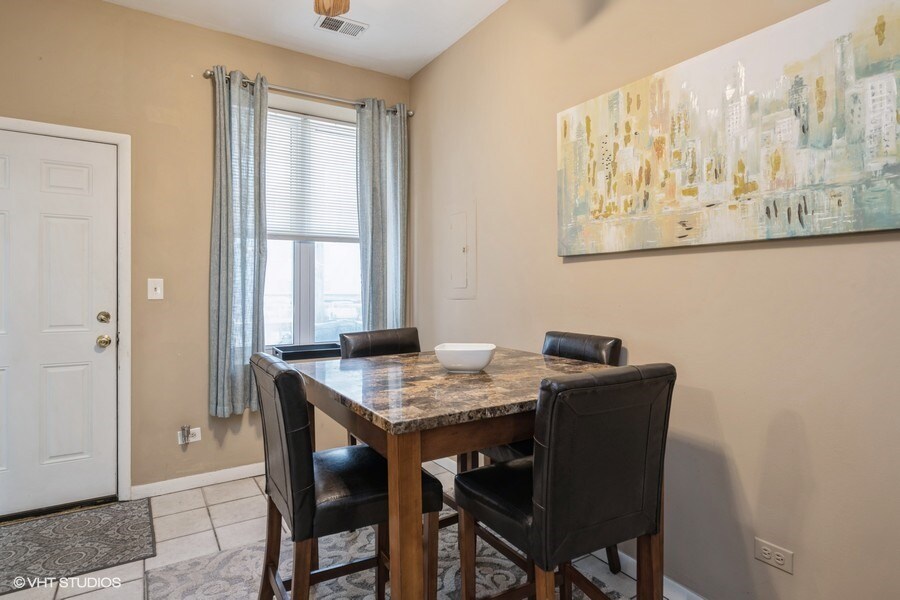 unit 2- Dining Area - 845 W Leland Ave