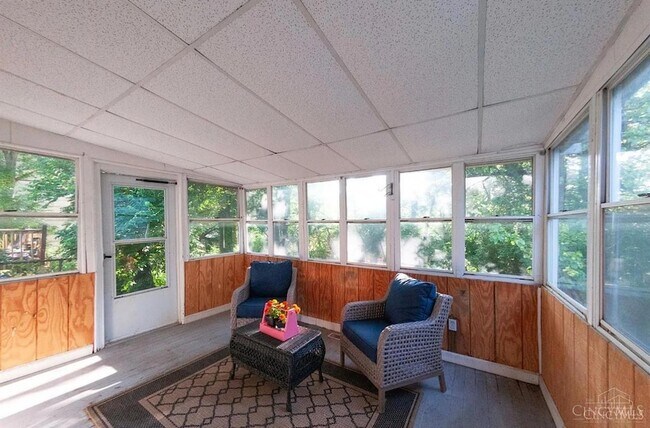 Building Photo - 1217 Purcell Ave
