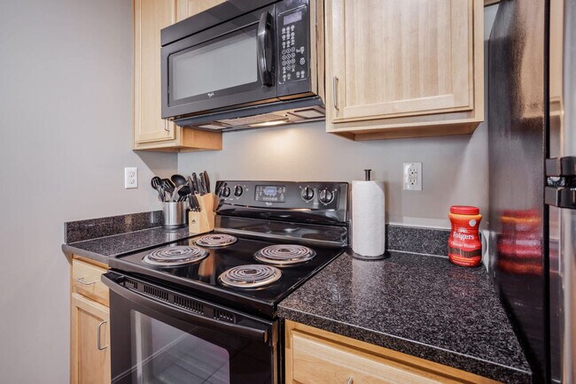 Building Photo - 121 E Freedom Way