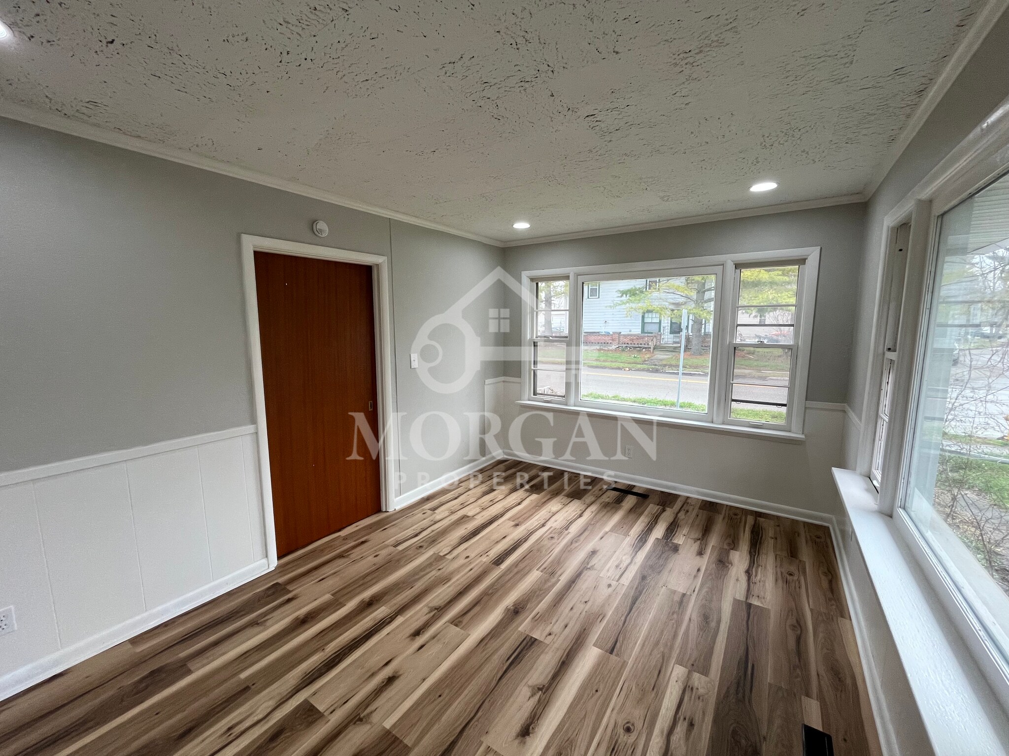 Building Photo - 815 S Main St