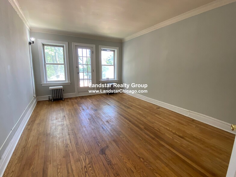 Primary Photo - 1053 W Pratt Blvd