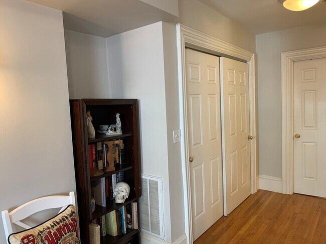 Building Photo - 29 Bowdoin St