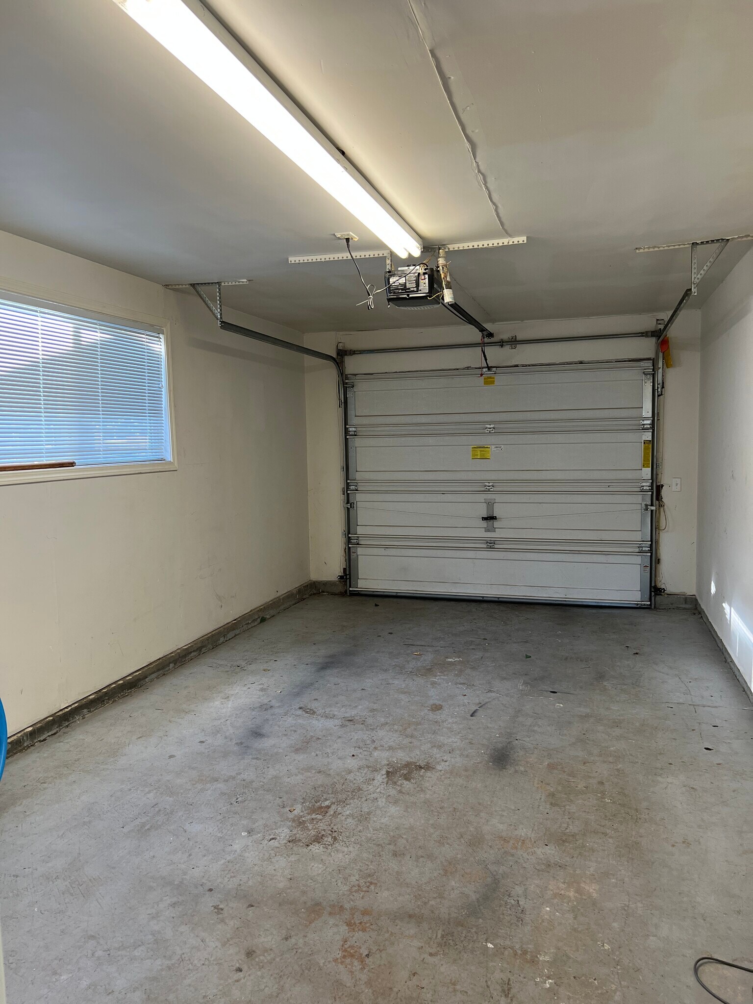 Building Photo - 503 SE 110th Ave