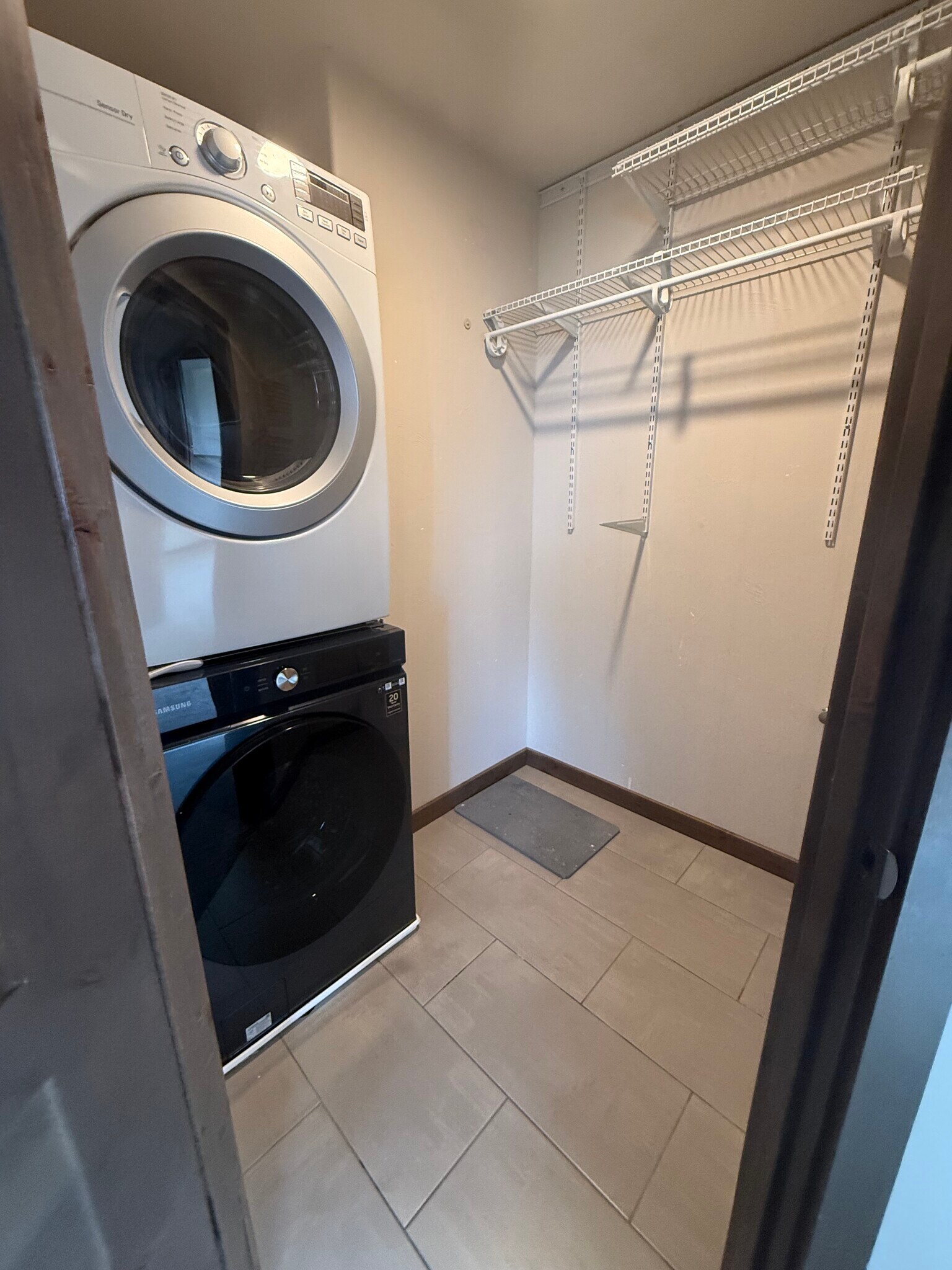 Building Photo - 3357 Sora Way