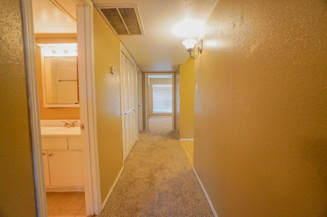 Building Photo - 5005 Georgi Ln
