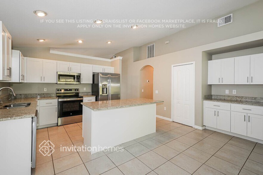 Building Photo - 7511 Tower Bridge Dr