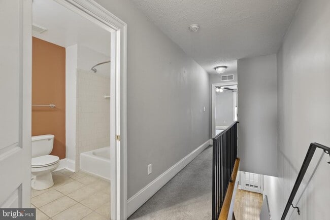 Building Photo - 250 S Highland Ave