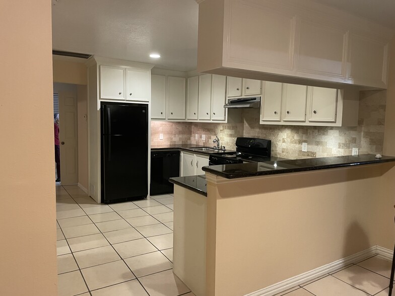 Kitchen - 12301 Almeda Genoa Rd