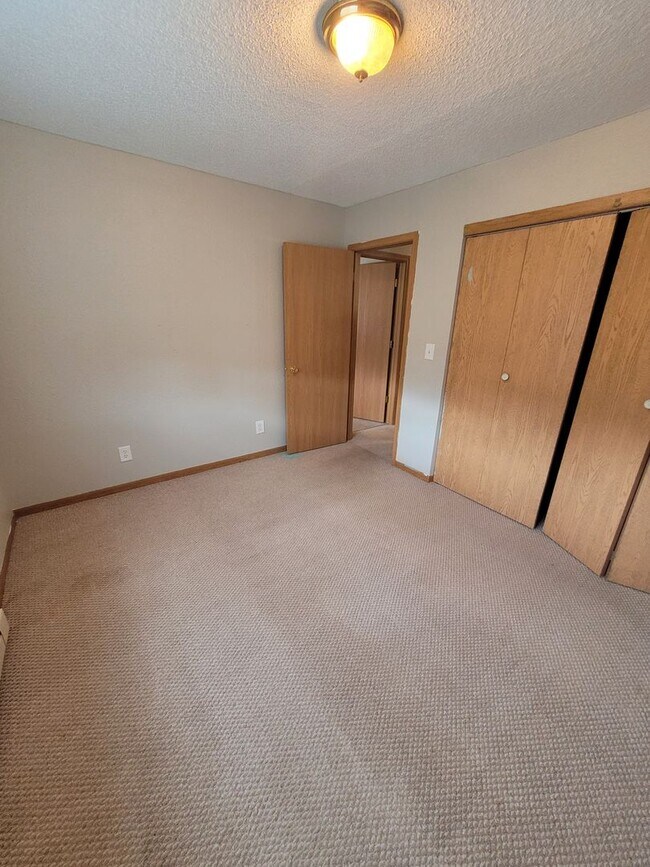 Building Photo - Quiet Neighborhood | Single Family Home | ...