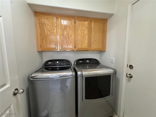 Building Photo - 7962 Traditional Ct