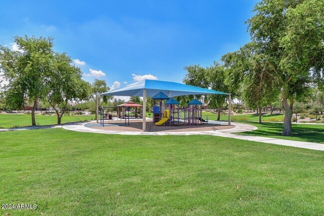 Building Photo - 11141 N 162nd Dr