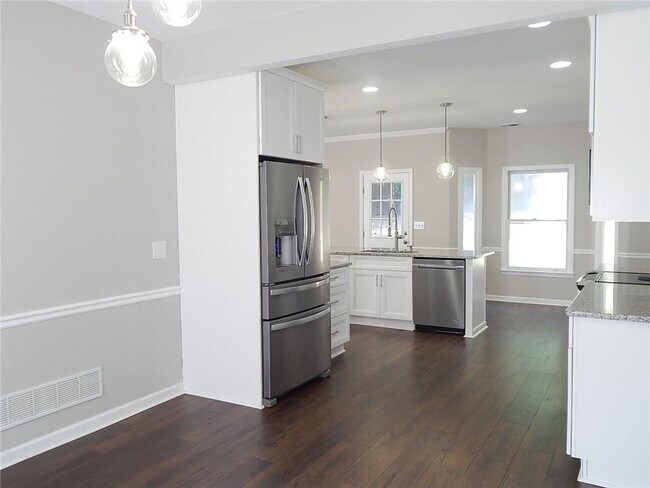 Building Photo - 115 Brentwood Ln