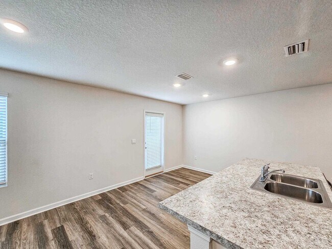 Building Photo - 5832 Belmont Stakes Rd