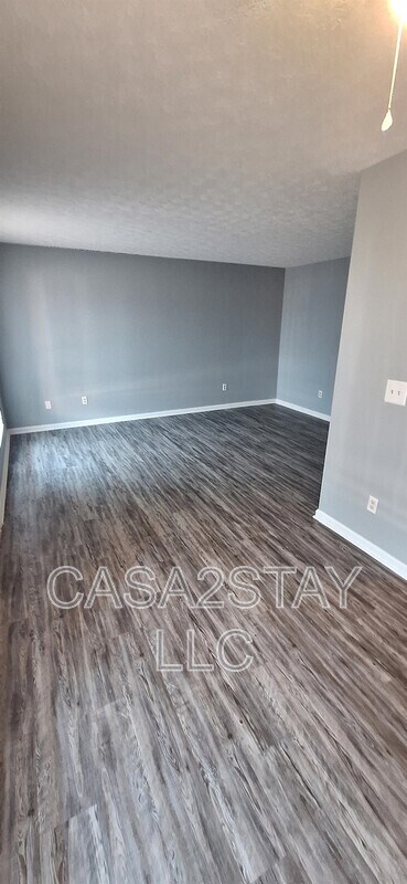 Building Photo - 383 Redmar Blvd
