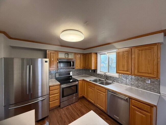 Building Photo - Quiet Cul-de-Sac | 3 Bed / 3 Bath + Bonus Rooms | Spokane Valley