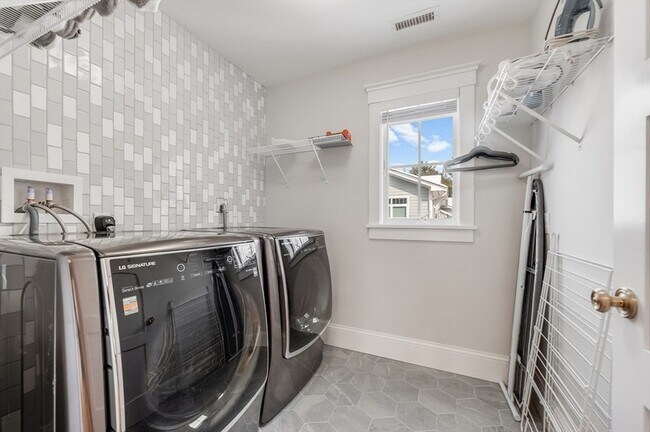 Building Photo - 6 Stanwood Pt