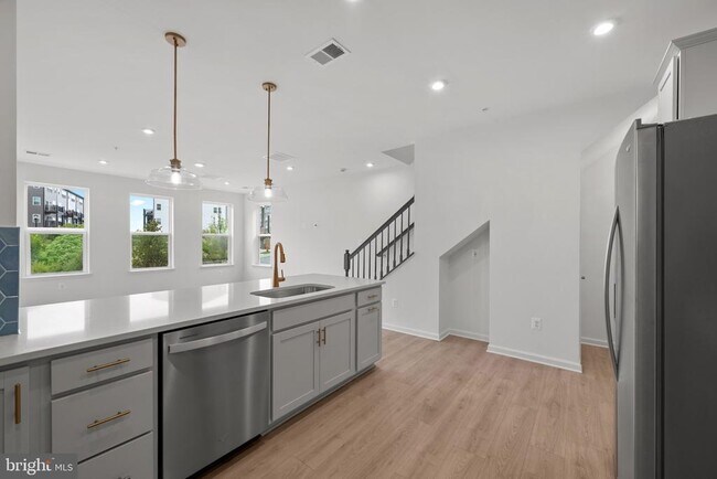 Building Photo - 9942 -A Count Fleet Cres