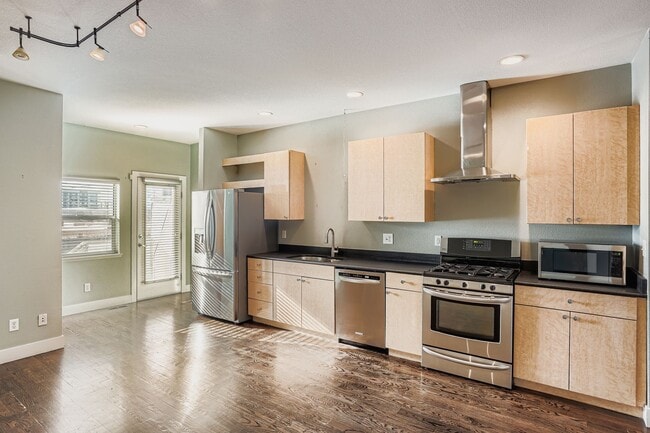 Building Photo - 356 W Archer Pl