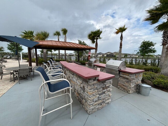 Building Photo - Modern 3/2.5 Townhouse located in the Tapestry Community of Kissimmee