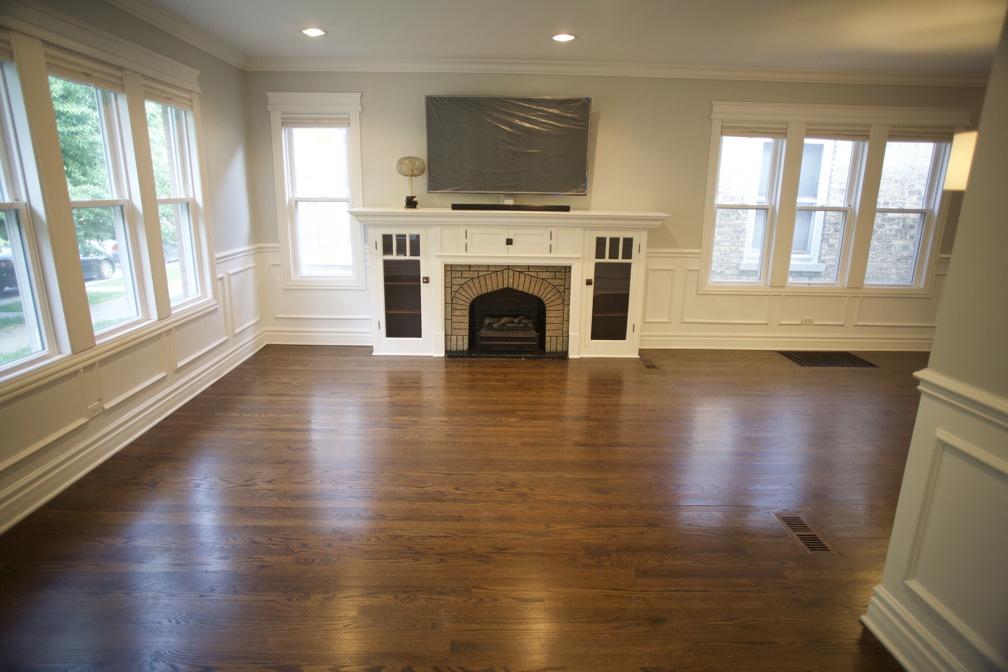 Building Photo - 3018 N Kostner Ave