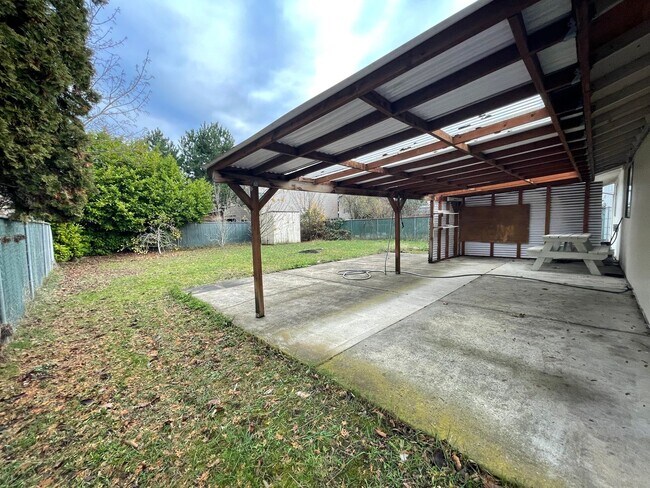 Building Photo - 3526 SE 118th Ave