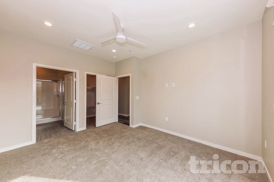 Building Photo - 619 Citron St