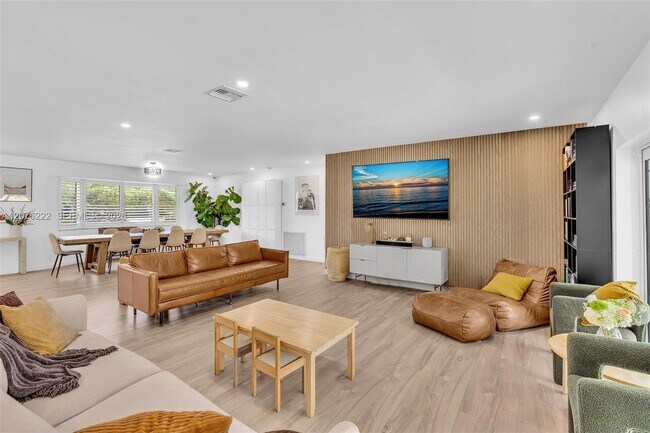 Building Photo - 101 SW 75th Ave
