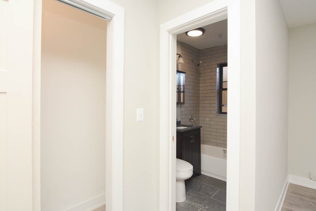 Building Photo - 4349 N Damen Ave