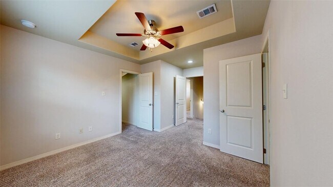 Building Photo - 102 Richards St