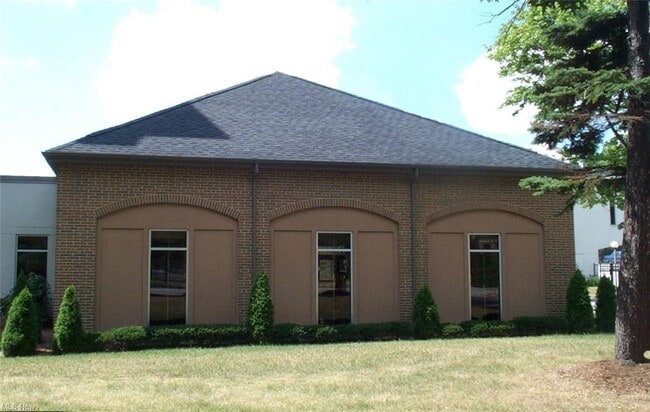 Building Photo - 1216 5th Ave