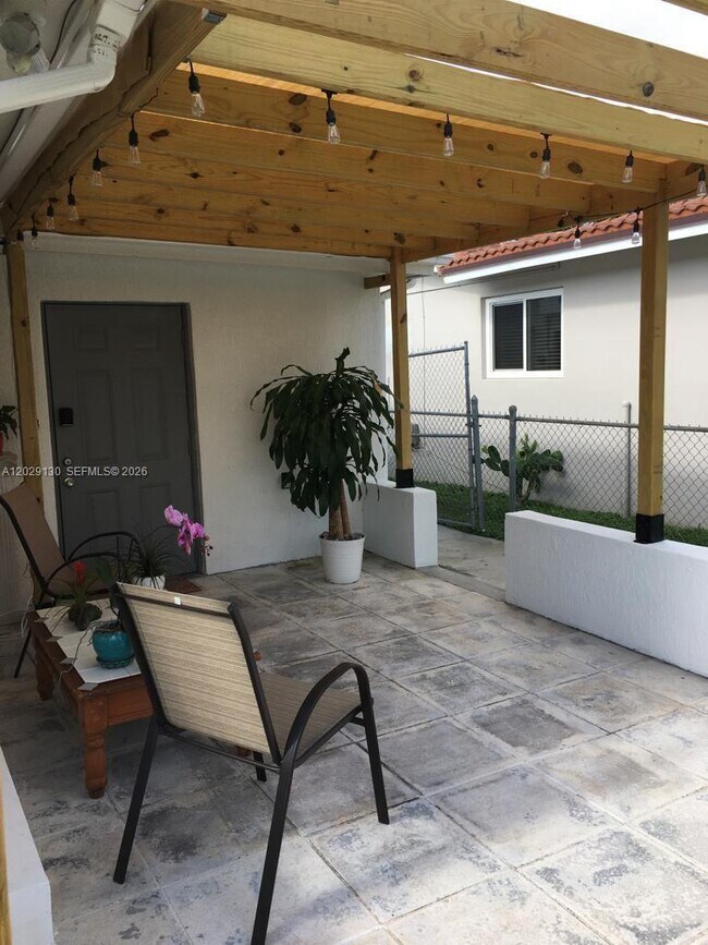 Building Photo - 7525 S Waterway Dr