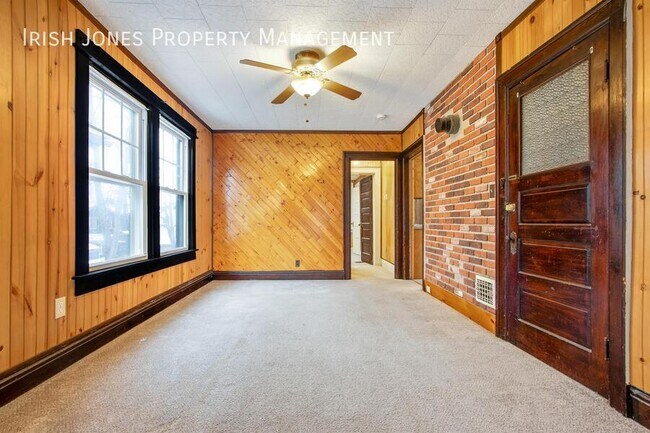 Building Photo - 58 Royal Ave