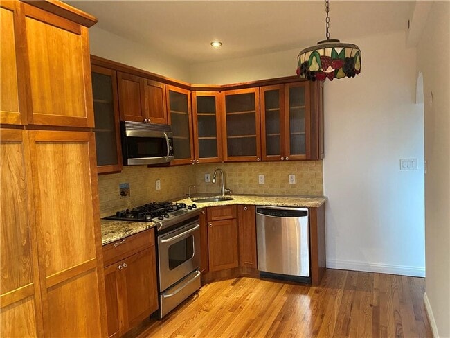 Building Photo - 4210 Surf Ave