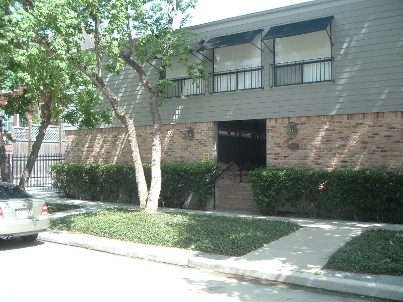 Building Photo - 1414 Castle Ct