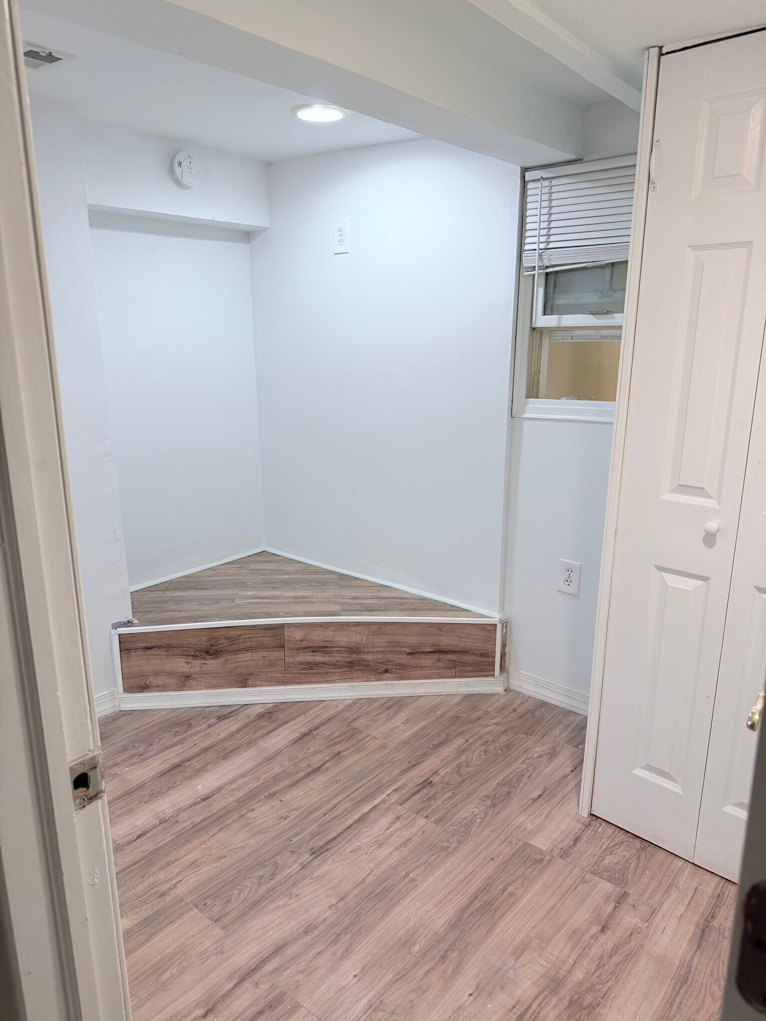 Building Photo - 428 S 57th St