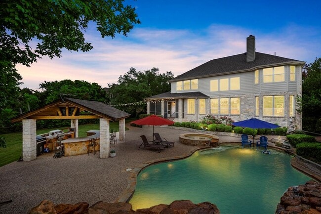 Building Photo - 601 Scenic Path