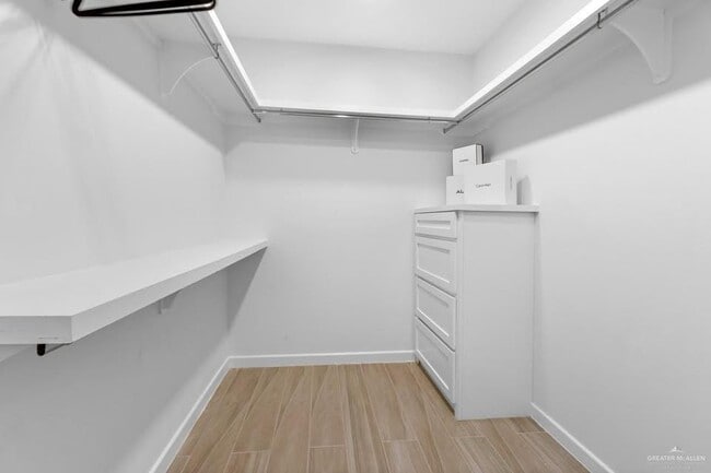 Building Photo - 12 Arboledas Dr