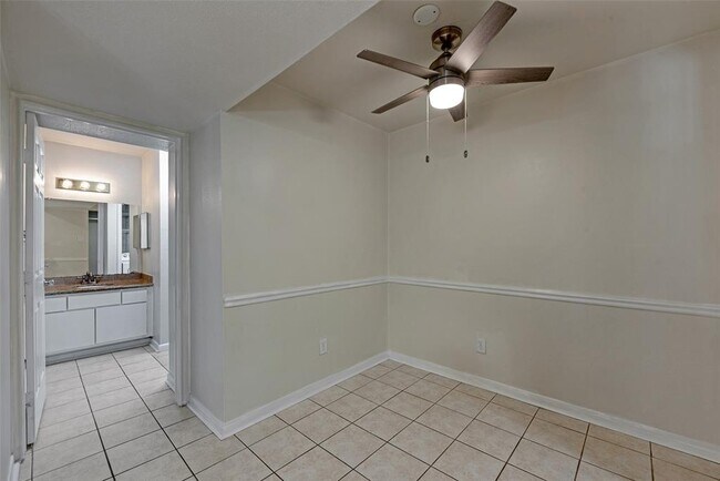 Building Photo - 18519 Egret Bay Blvd
