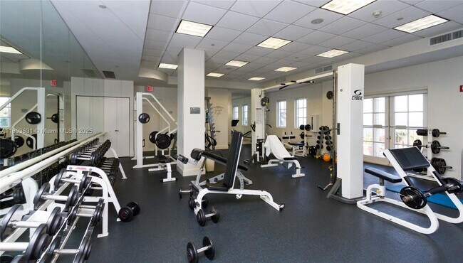 Building Photo - 4775 Collins Ave