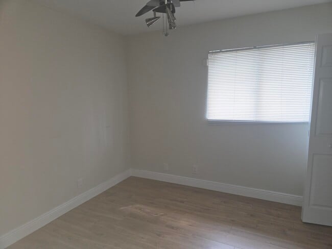 Building Photo - 7890 Lago Del Mar Dr