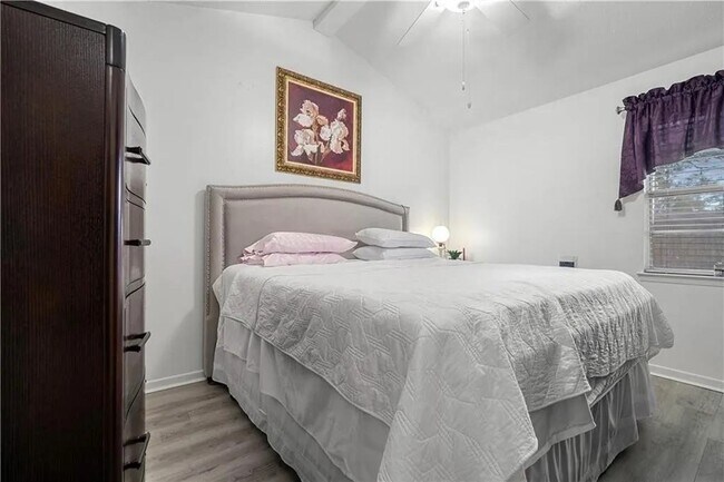 Building Photo - 2511 Club House Rd