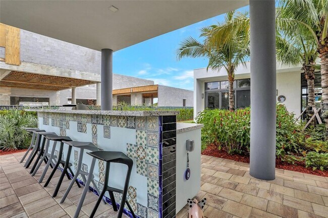Building Photo - 16709 Botaniko Dr N