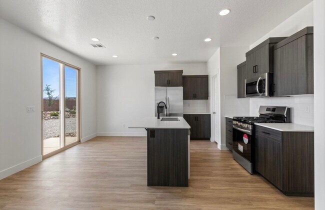 Building Photo - 5868 S Mythical Ln